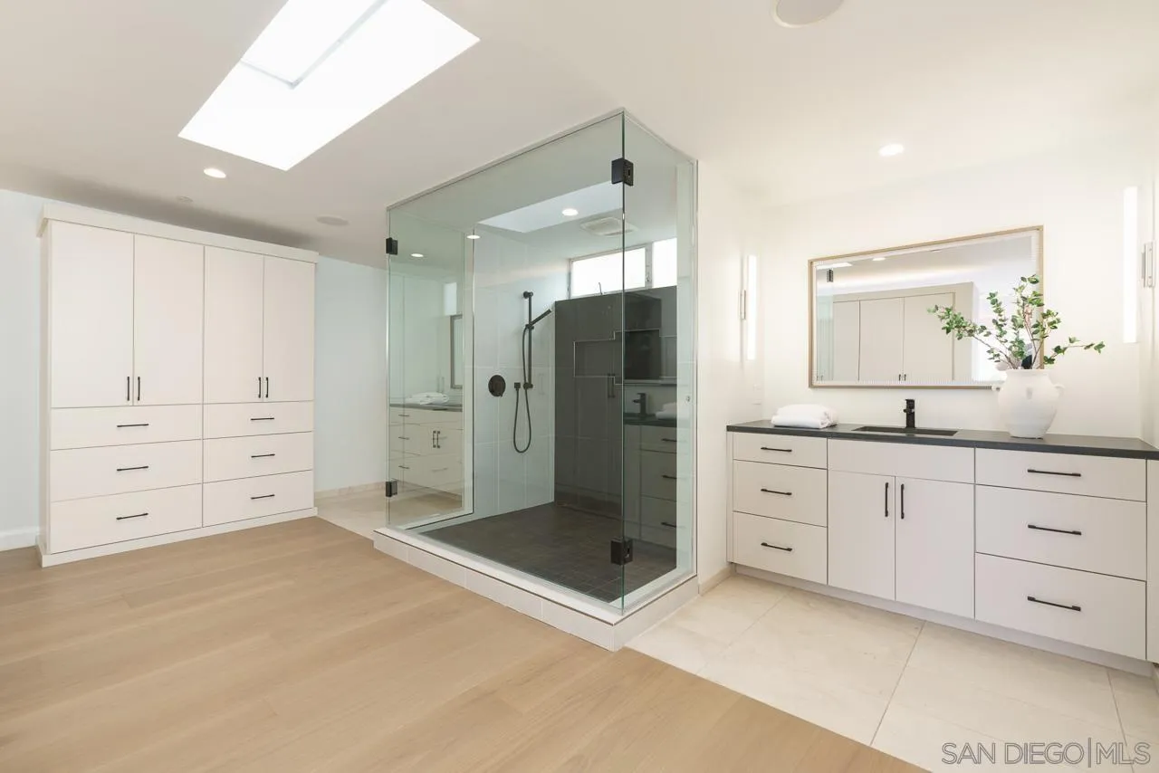 419 Ravina Street La Jolla, CA 92037 - Photo 17 of 38
