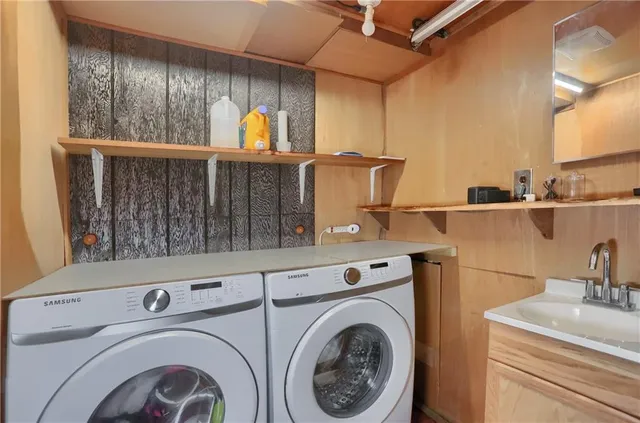 $279,000 | 203 Mulberry Lane, Slippery Rock, PA 16057