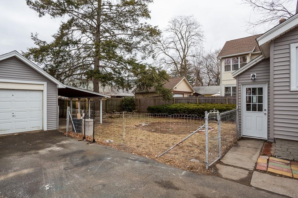 98 Ardmore Street Springfield, MA 01104 - Photo 30 of 33