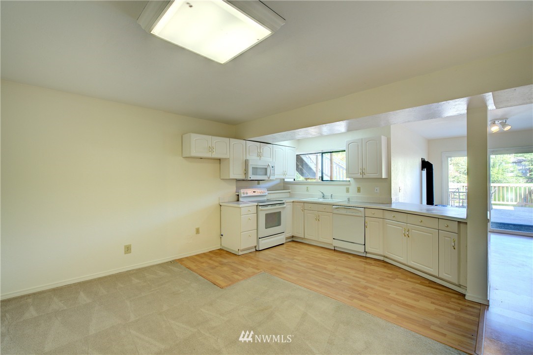 4222 Southwest 325th Street Federal Way, WA 98023 - Photo 12 of 25