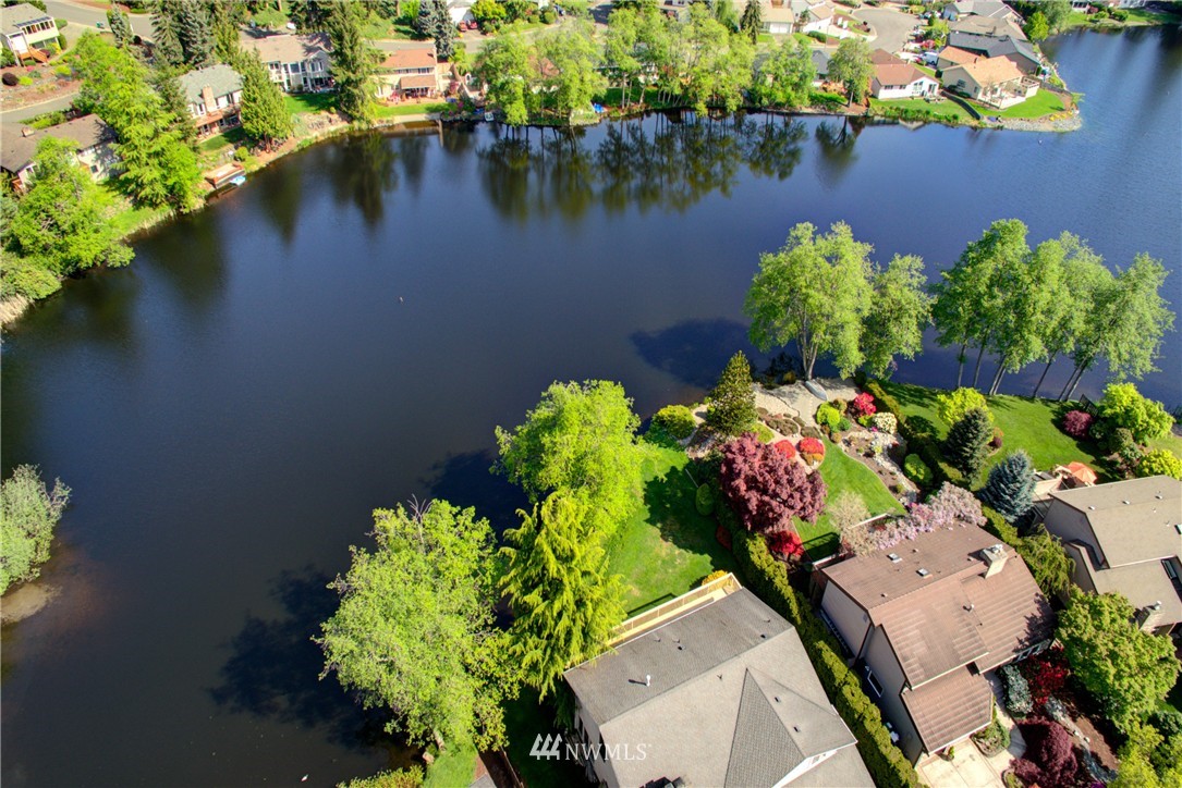 4222 Southwest 325th Street Federal Way, WA 98023 - Photo 3 of 25