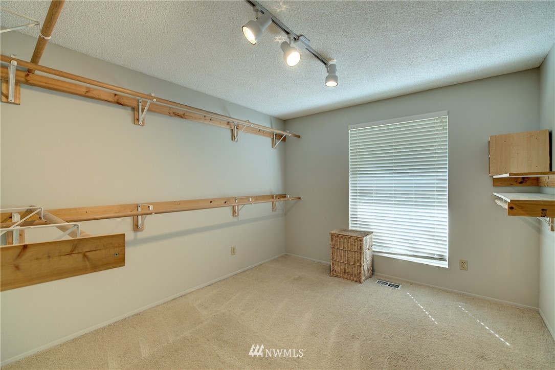 4222 Southwest 325th Street Federal Way, WA 98023 - Photo 23 of 25