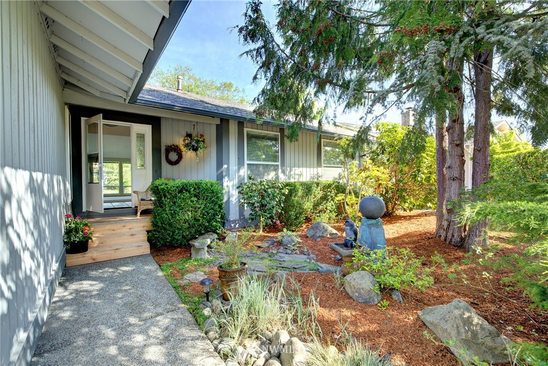 4222 Southwest 325th Street Federal Way, WA 98023 - Photo 6 of 25