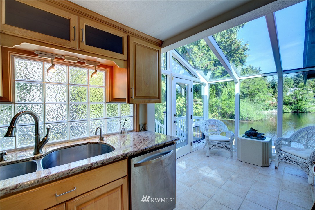 4222 Southwest 325th Street Federal Way, WA 98023 - Photo 9 of 25