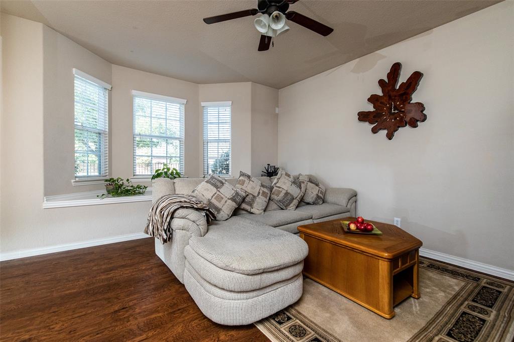 3118 Bedford Road Bedford, TX 76021 - Photo 5 of 29 Living room