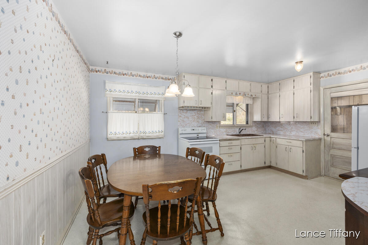 2020 Johnson Road Gowen, MI 49326 - Photo 8 of 20 IMG_1007