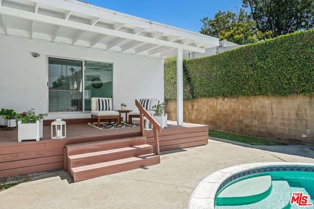 a view of outdoor space yard and patio