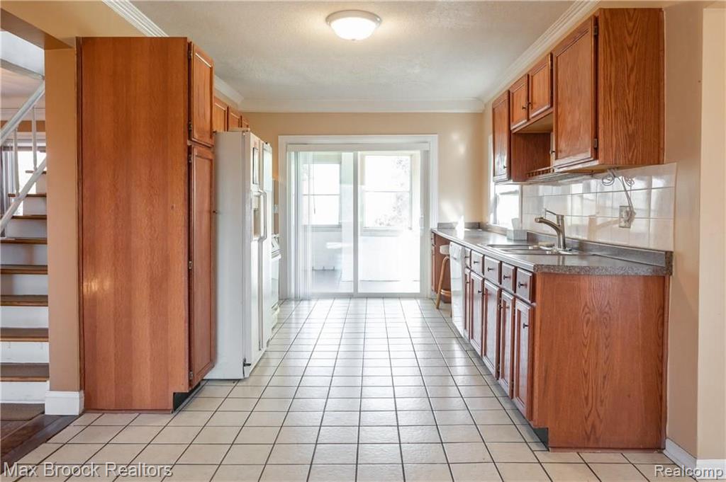 5277 West Maple Road West Bloomfield, MI 48322 - Photo 8 of 40