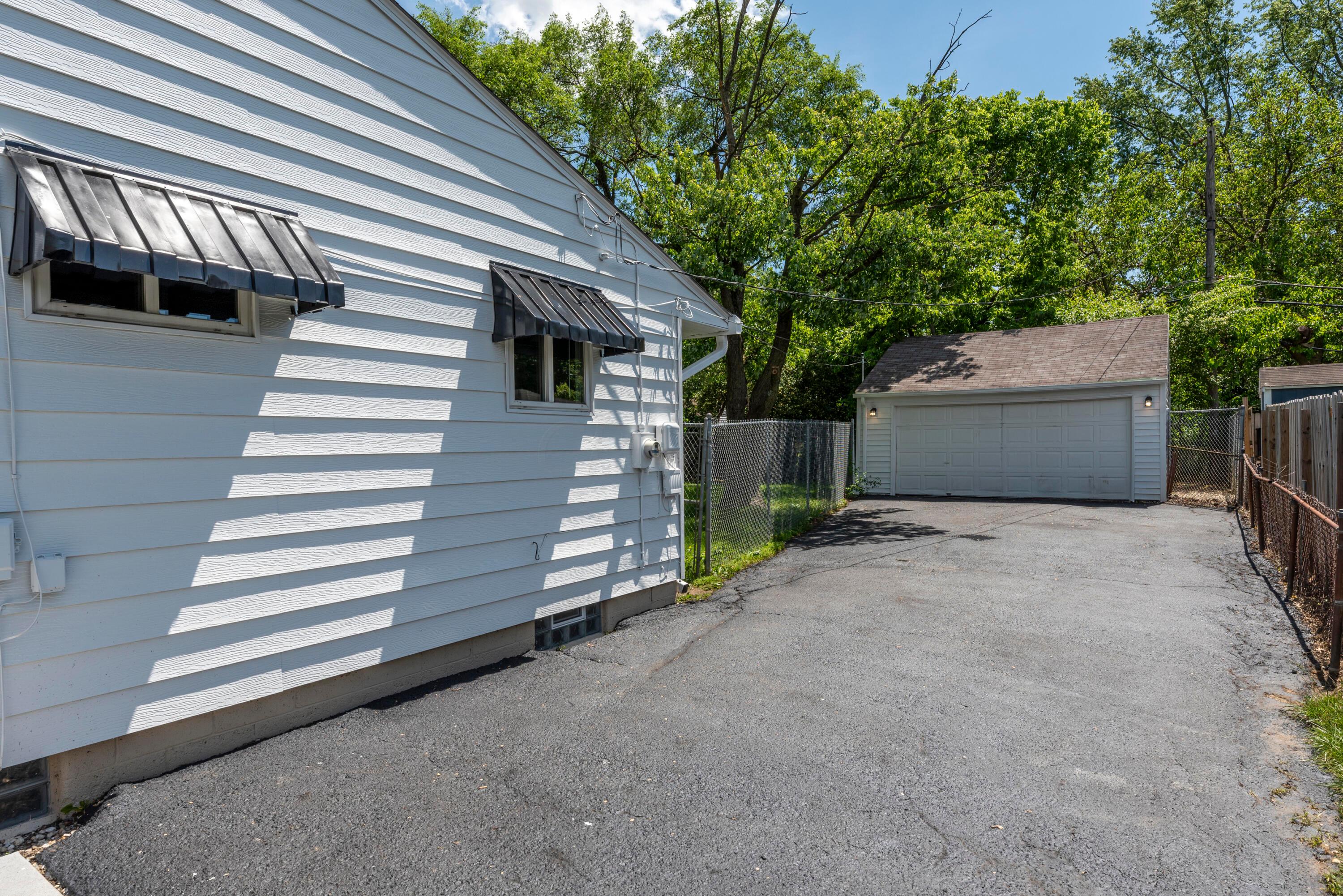 1509 Moler Road Columbus, OH 43207 - Photo 37 of 43 Garage