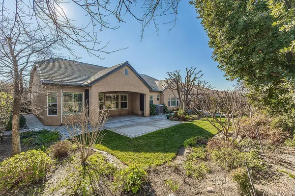 $700,000 | 3725 Everglade Avenue, Clovis, CA 93619