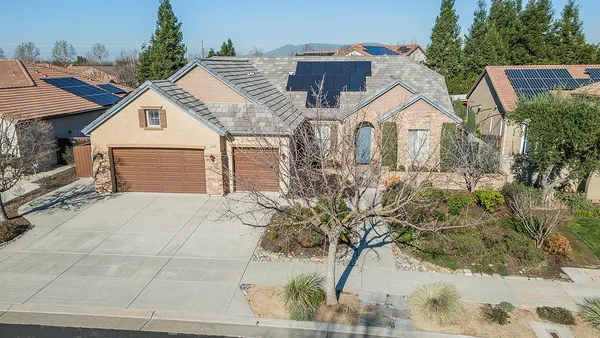 $700,000 | 3725 Everglade Avenue, Clovis, CA 93619