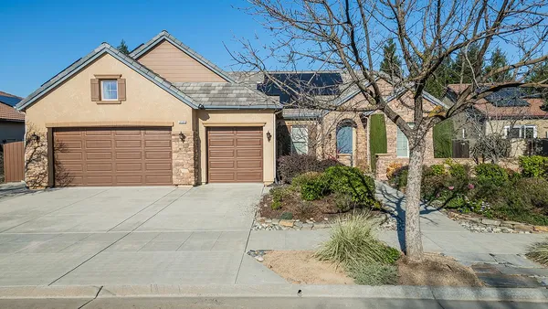 $700,000 | 3725 Everglade Avenue, Clovis, CA 93619