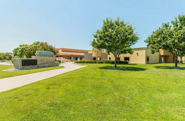 $680,000 | 3725 Everglade Avenue, Clovis, CA 93619