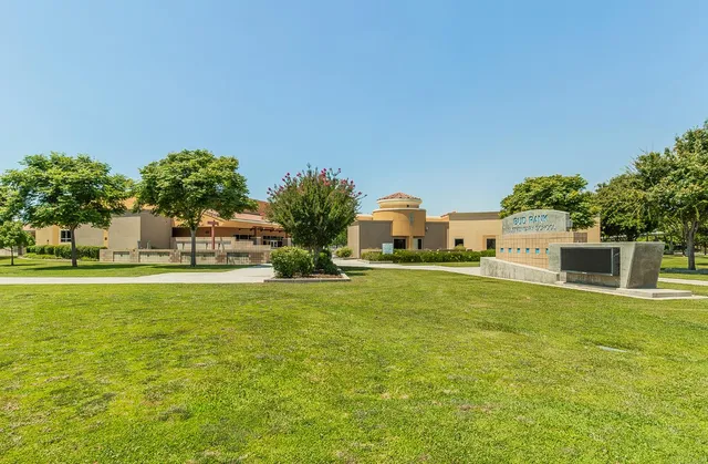 $680,000 | 3725 Everglade Avenue, Clovis, CA 93619