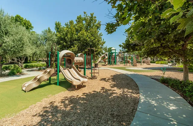 $680,000 | 3725 Everglade Avenue, Clovis, CA 93619