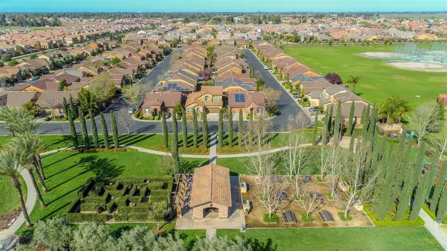 $680,000 | 3725 Everglade Avenue, Clovis, CA 93619