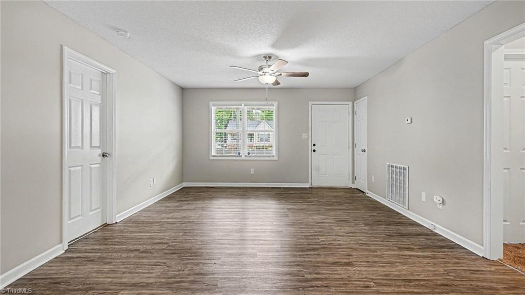 2 Leaf Ridge Court Thomasville, NC 27360 - Photo 3 of 18