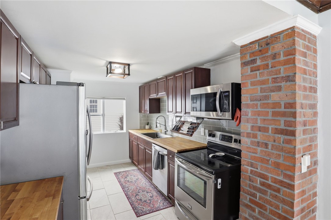 71 Curtice Road Irondequoit, NY 14617 - Photo 11 of 32