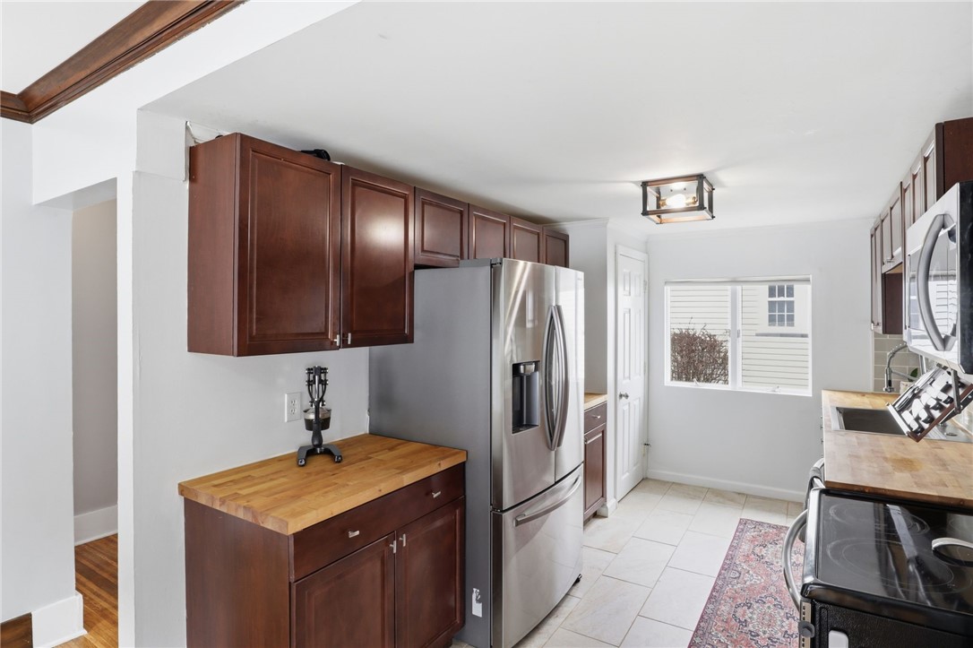 71 Curtice Road Irondequoit, NY 14617 - Photo 12 of 32