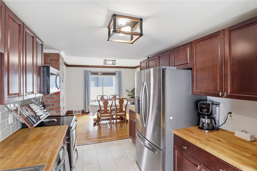 71 Curtice Road Irondequoit, NY 14617 - Photo 14 of 32