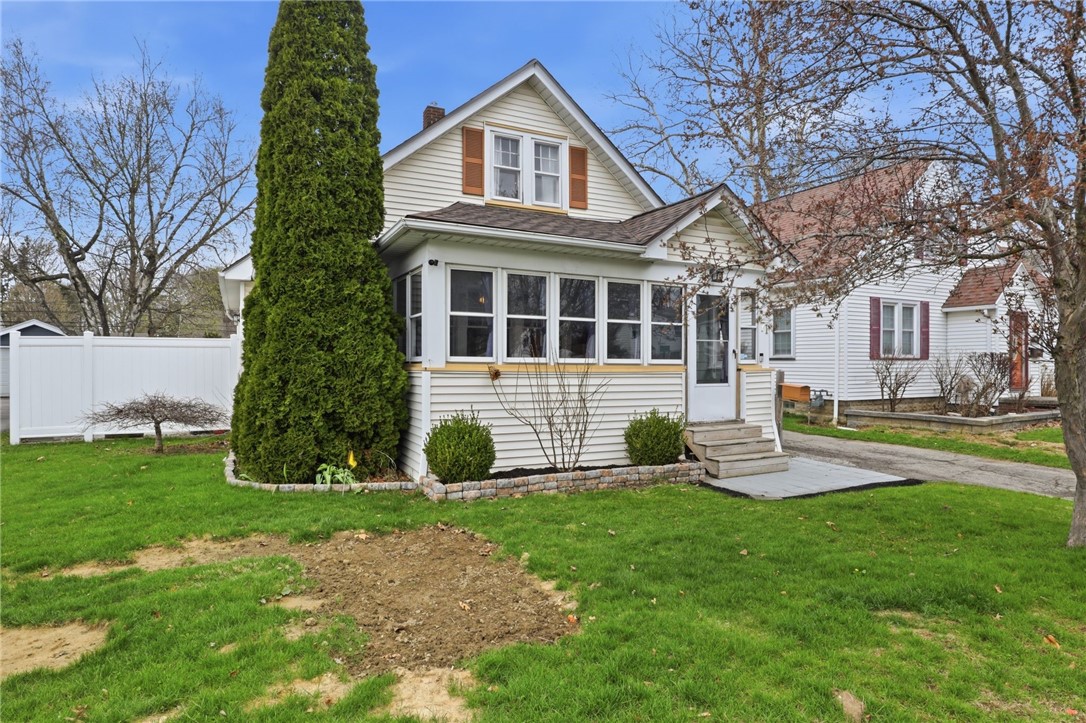 71 Curtice Road Irondequoit, NY 14617 - Photo 2 of 32