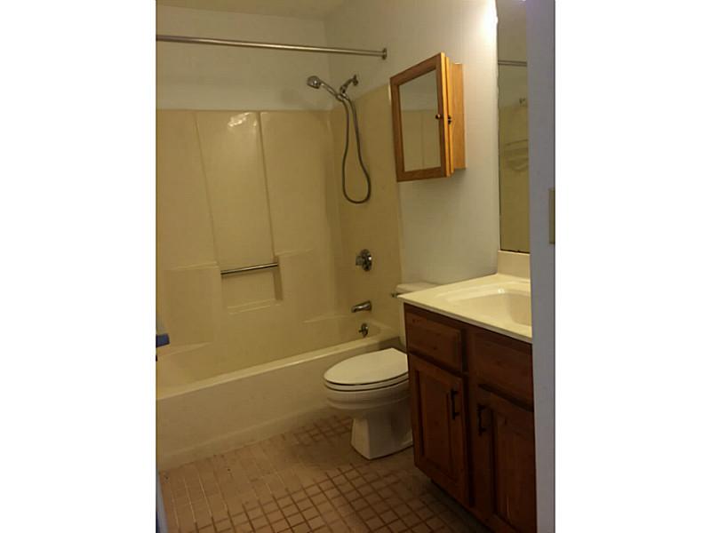 140 High Street, Unit 107 Westerly, RI 02891 - Photo 8 of 11 Bathroom.
