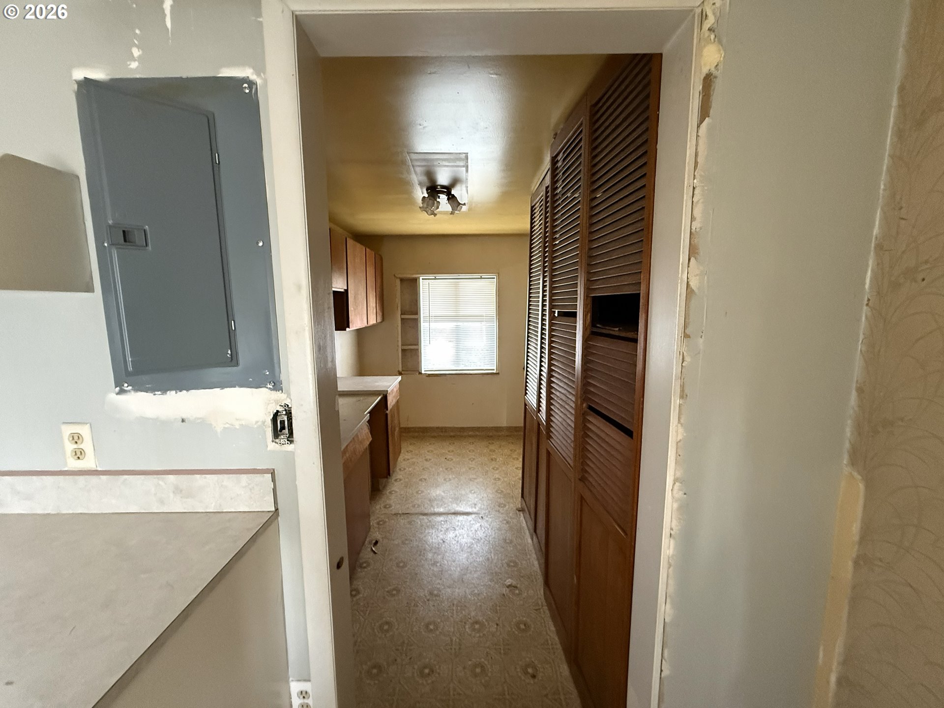 7451 Southeast Johnson Street Hillsboro, OR 97123 - Photo 12 of 27