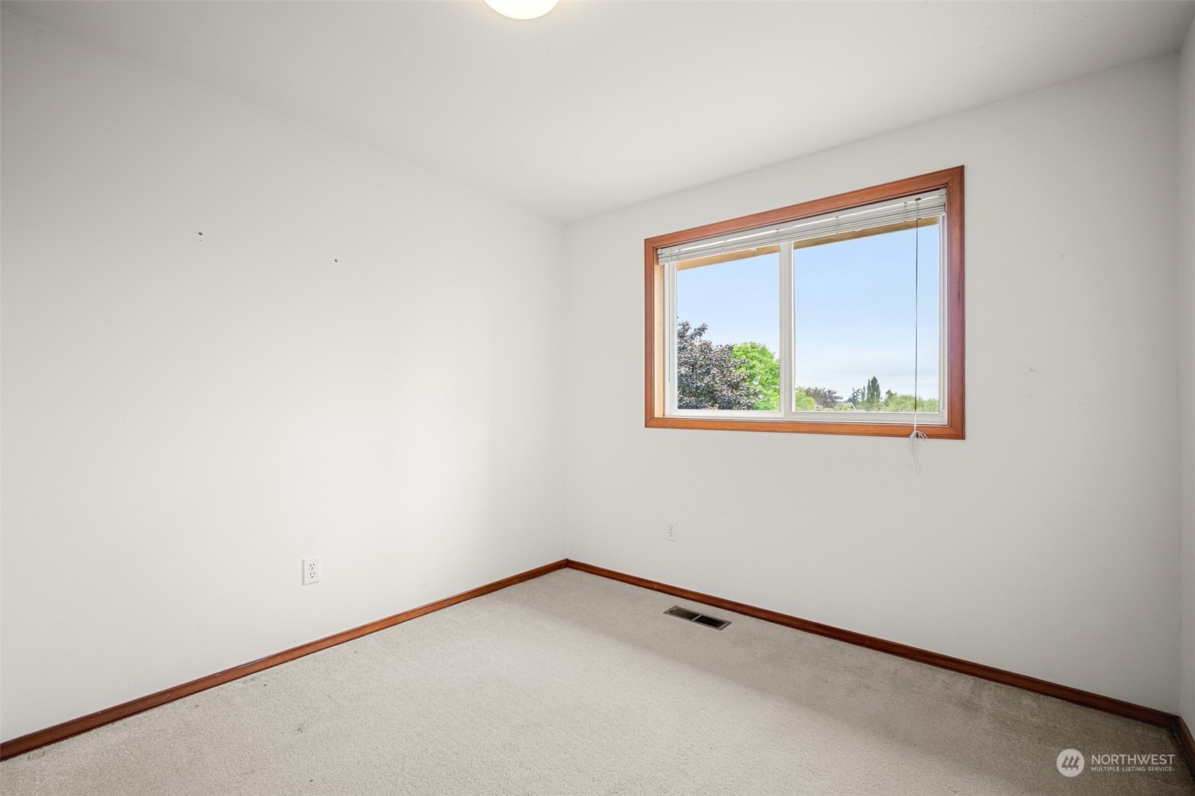 1318 East McLeod Road Bellingham, WA 98226 - Photo 20 of 40 Gallery Image 20
