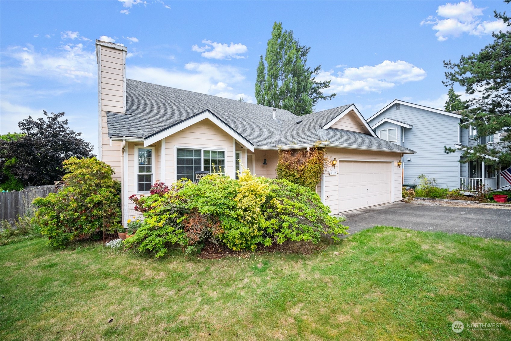 1318 East McLeod Road Bellingham, WA 98226 - Photo 2 of 40 Gallery Image 2