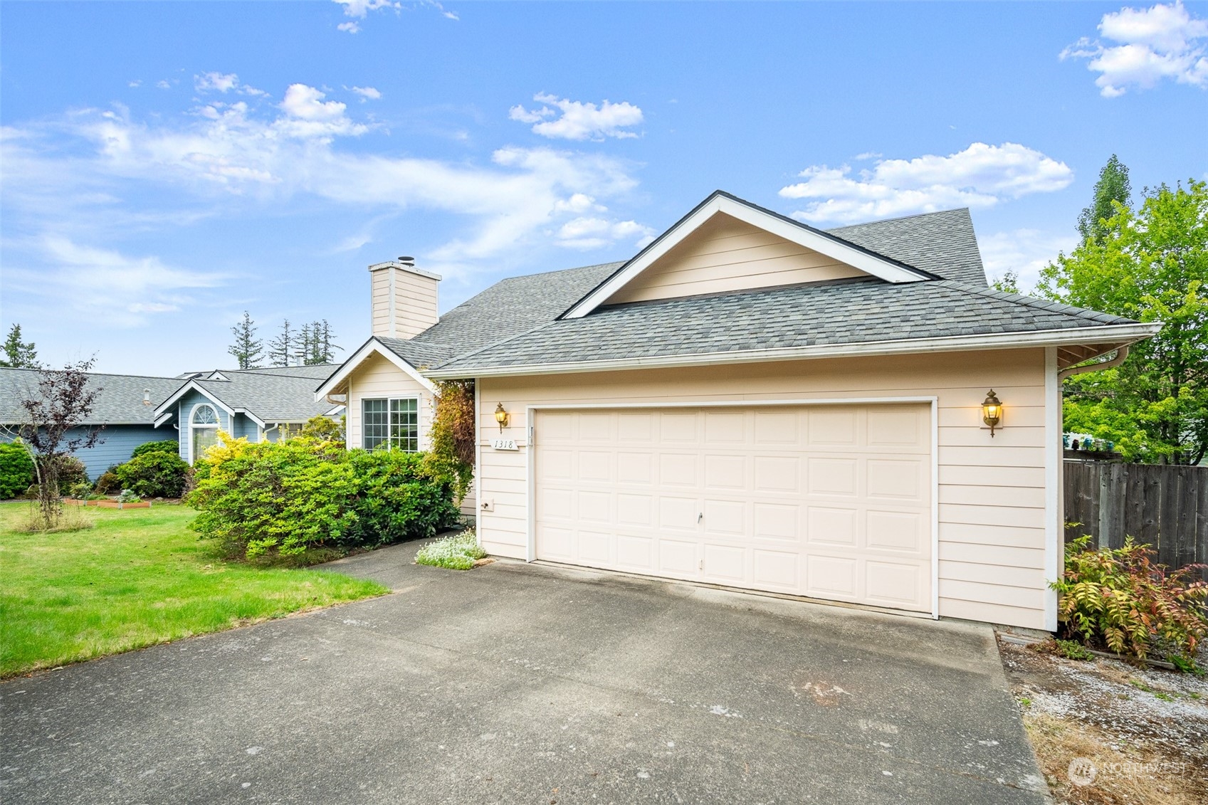 1318 East McLeod Road Bellingham, WA 98226 - Photo 3 of 40 Gallery Image 3