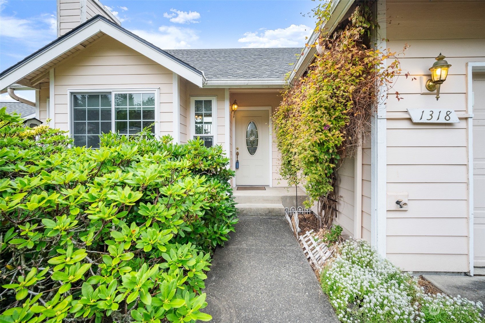 1318 East McLeod Road Bellingham, WA 98226 - Photo 4 of 40 Gallery Image 4