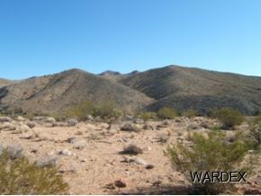 7945 South Hawk Road Kingman, AZ 86401 - Photo 24 of 24 a view of a dry yard