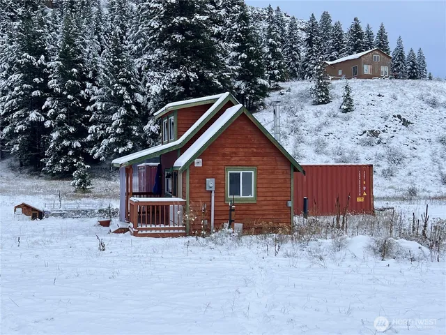 a house view with a outdoor space