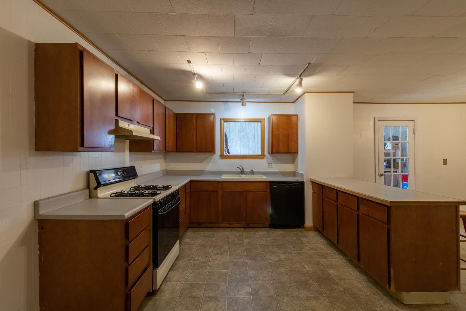 18 Cross Street Brighton, VT 05846 - Photo 6 of 19