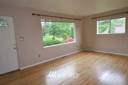 1310 Ivy Road Bremerton, WA 98310 - Photo 3 of 14 Gallery Image 3