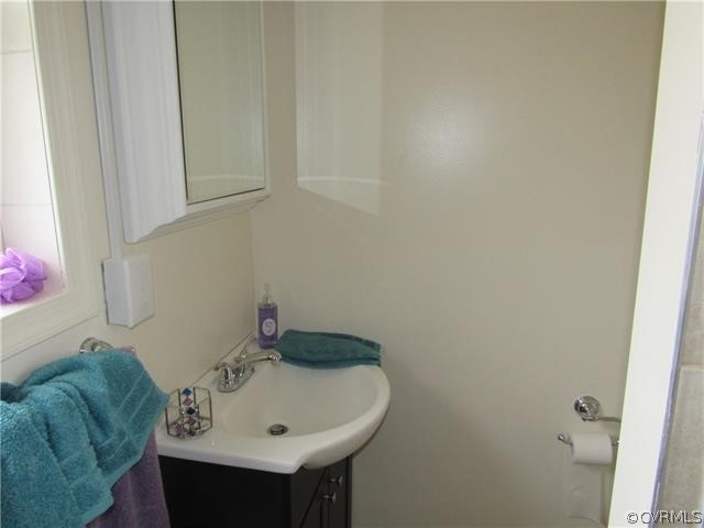 8740 Ruthville Road Providence Forge, VA 23030 - Photo 8 of 16 Gallery Image 8