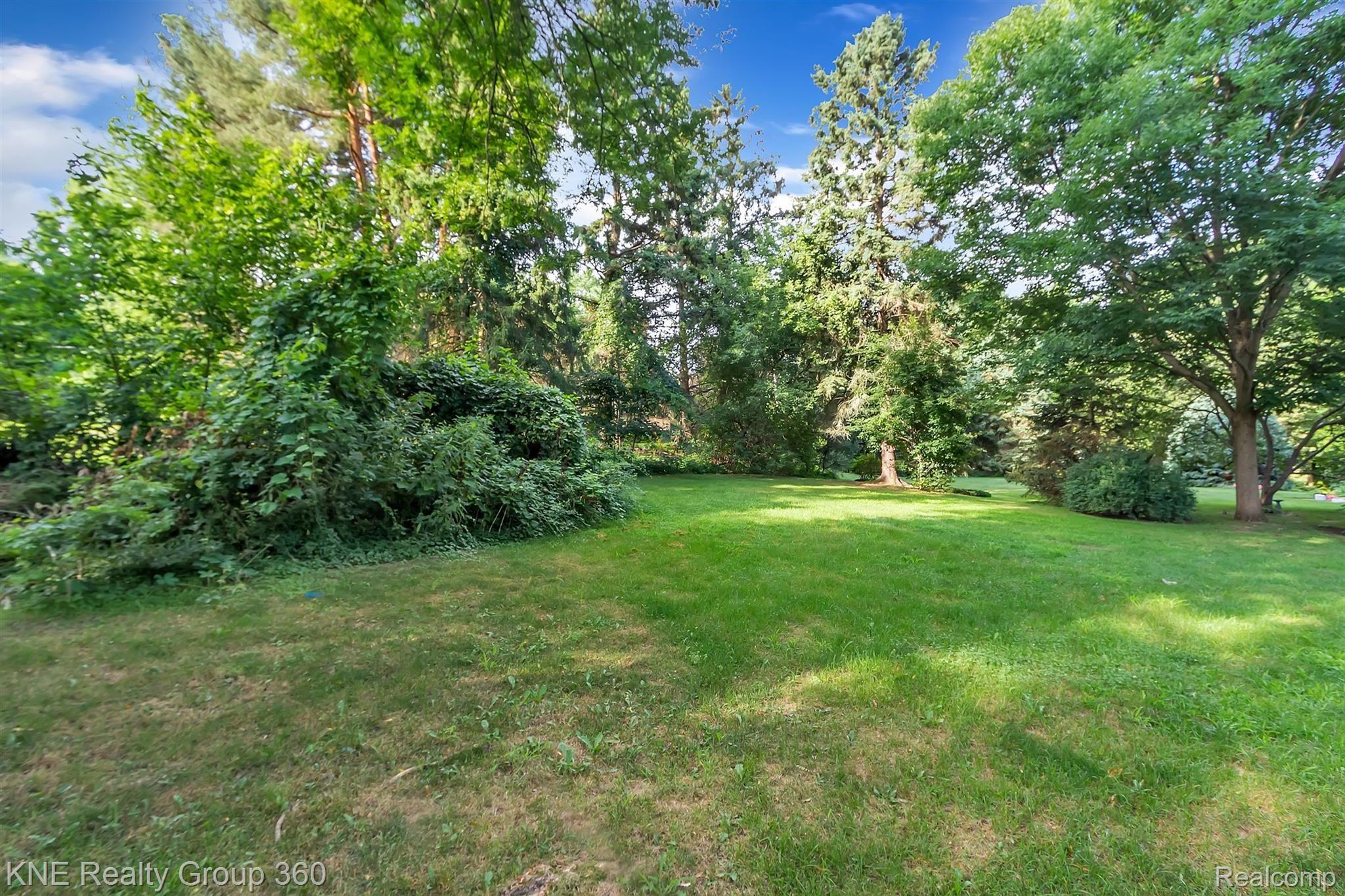 2550 Golf Club Road Howell, MI 48843 - Photo 25 of 25 35-2550 Golf Club Rd-WindowStill-Re.jpg