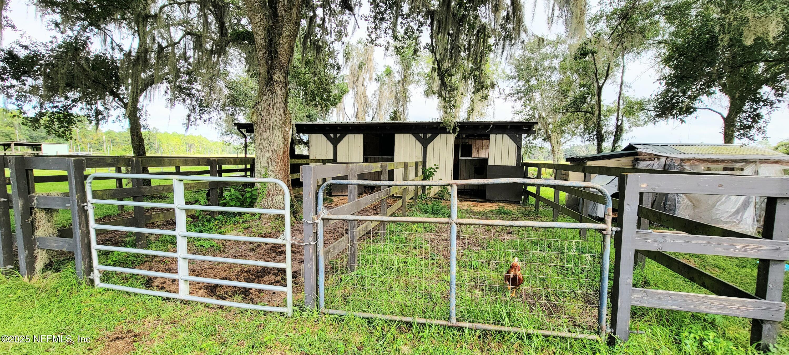 390 State Rte 100 San Mateo, FL 32187 - Photo 4 of 25 20250910_095338