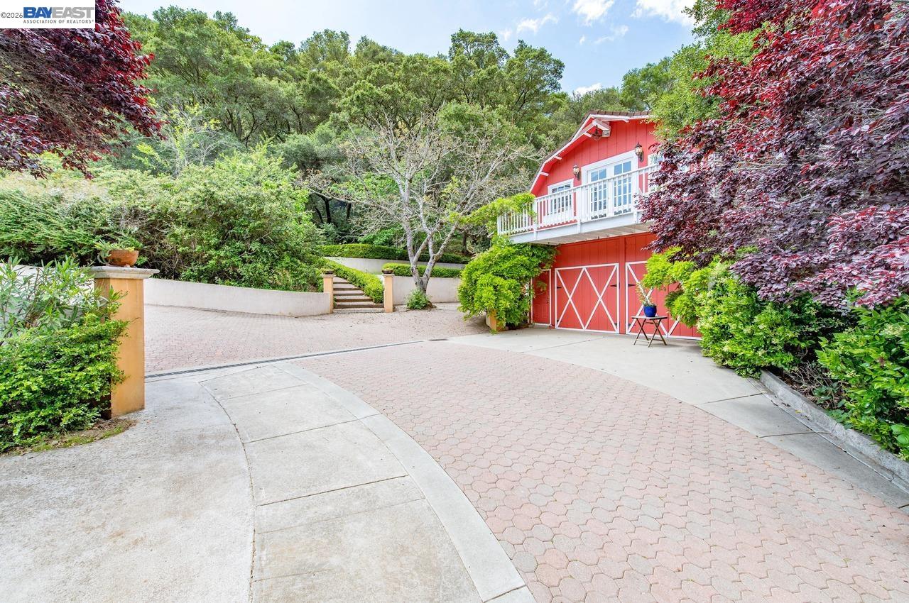 35655 Palomares Road Castro Valley, CA 94552 - Photo 3 of 90