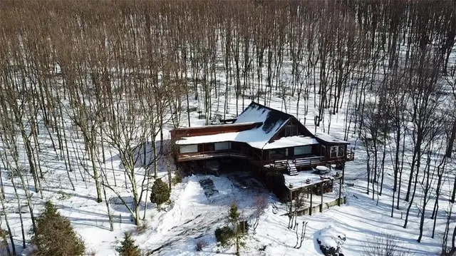 $776,000 | 235 Pine Knob Road, Hopwood, PA 15445