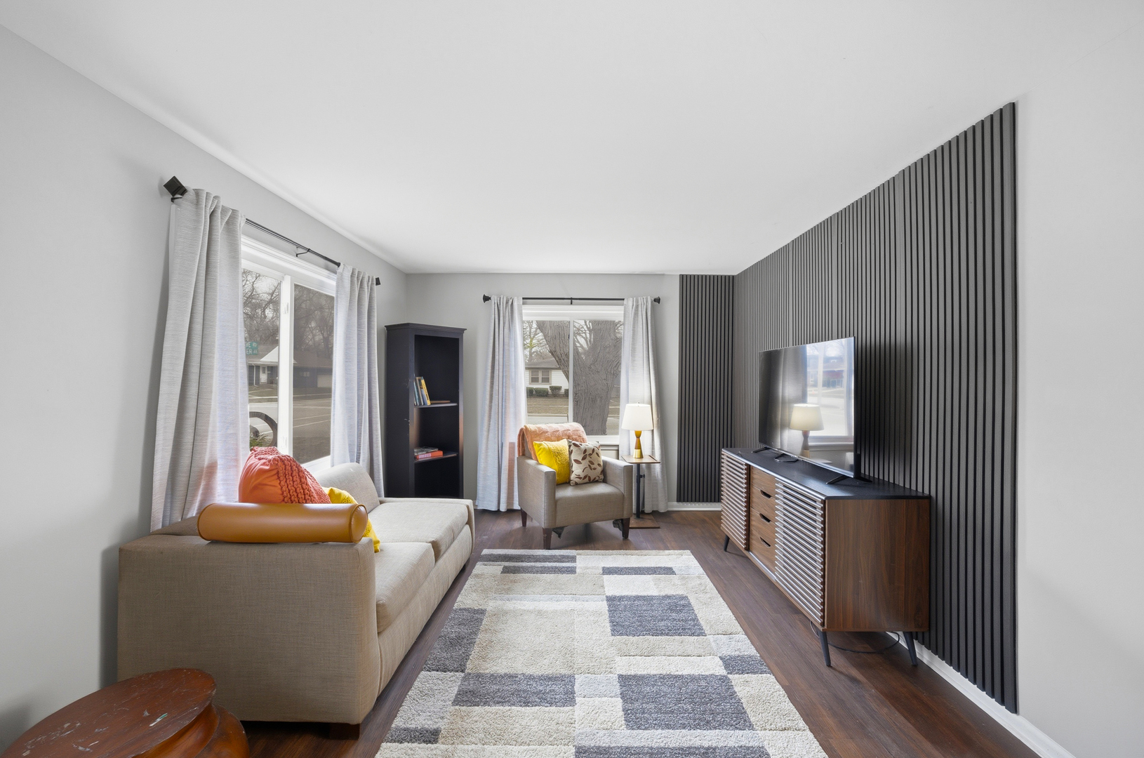 1207 Olive Road Homewood, IL 60430 - Photo 2 of 18