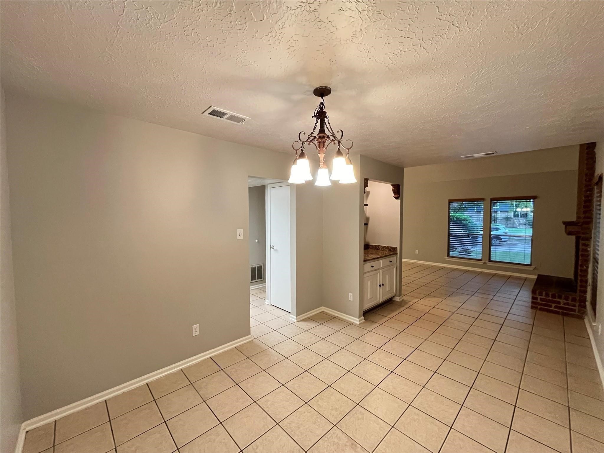 17 Briervine Court Spring, TX 77381 - Photo 9 of 19