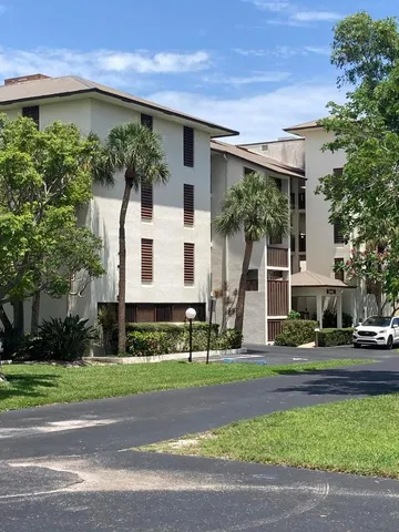 $325,000 | 166 Southeast St Lucie Boulevard, Unit 404, Stuart, FL 34996