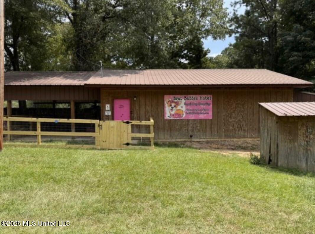464 Felps Lane Southwest Brookhaven, MS 39601 - Photo 12 of 22 kennel building from side