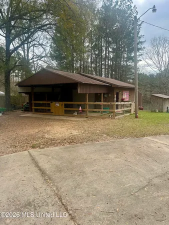 $329,000 | 464 Felps Lane Southwest, Brookhaven, MS 39601