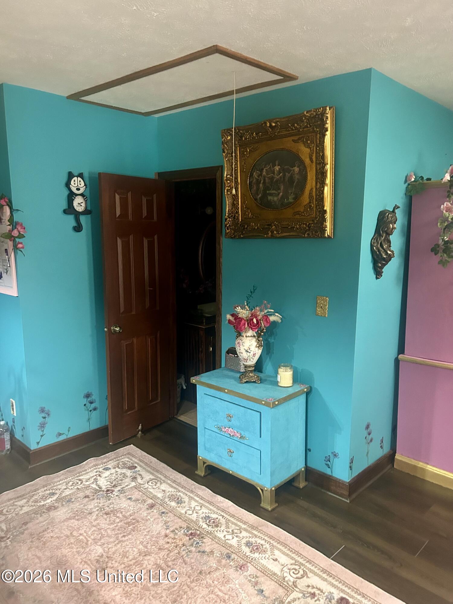 464 Felps Lane Southwest Brookhaven, MS 39601 - Photo 7 of 22 entry room to bath