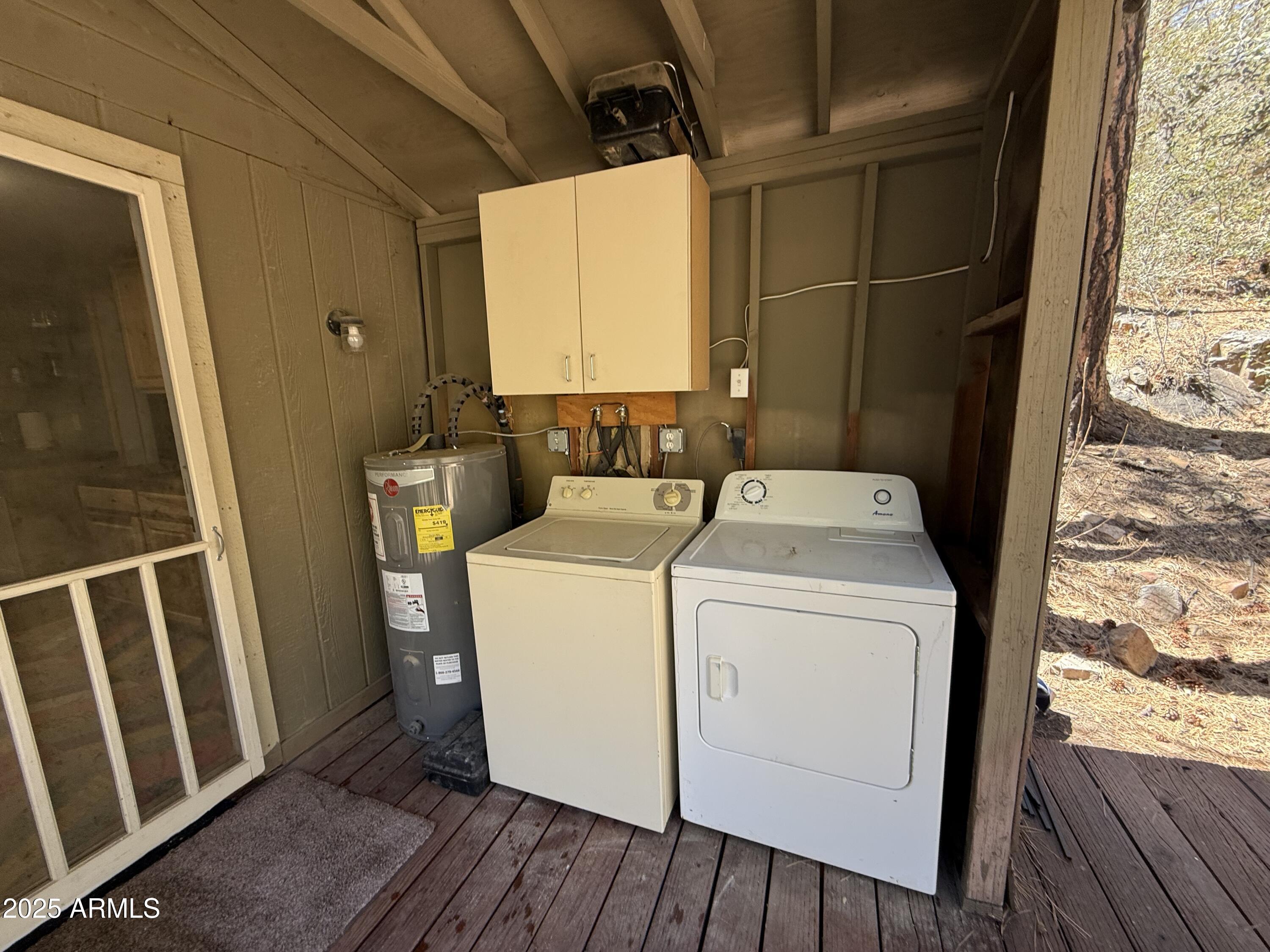 23295 South Towers Mountain Road Crown King, AZ 86343 - Photo 32 of 34 Laundry on back deck