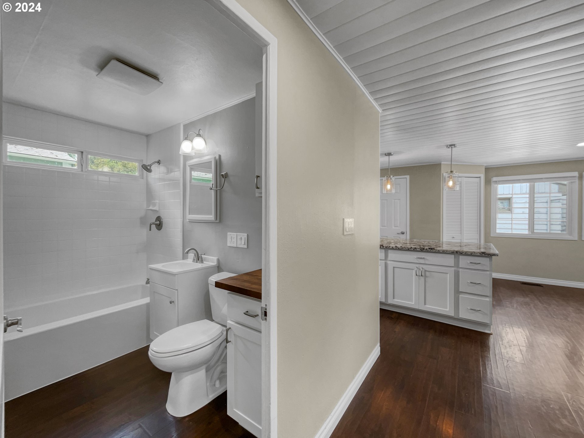 11790 Southwest 13th Street Beaverton, OR 97005 - Photo 3 of 18 Gallery Image 3