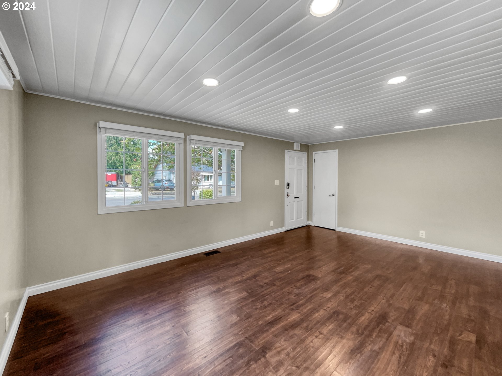 11790 Southwest 13th Street Beaverton, OR 97005 - Photo 4 of 18 Gallery Image 4
