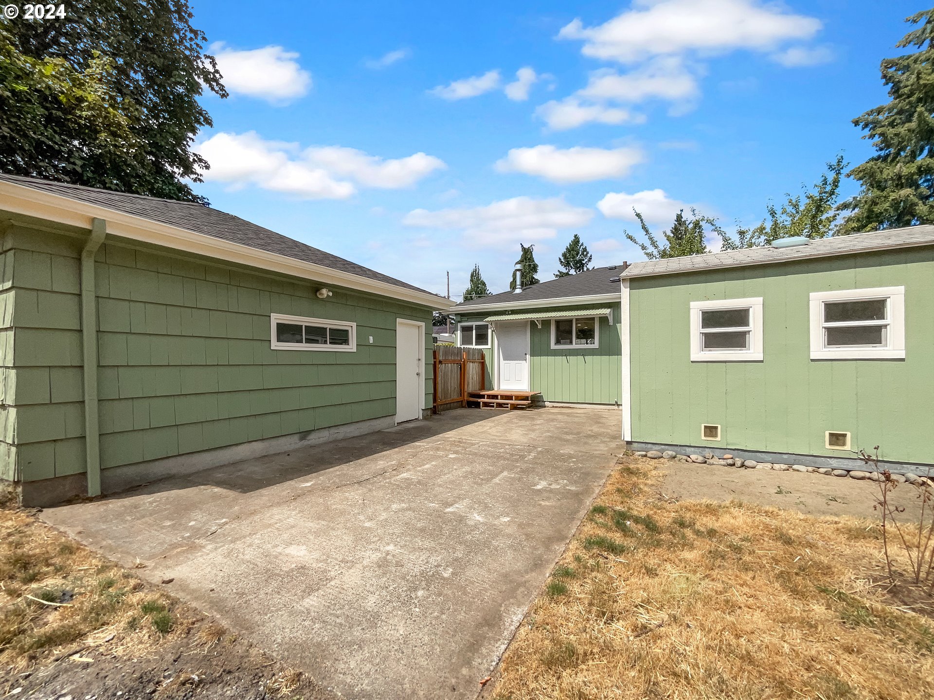 11790 Southwest 13th Street Beaverton, OR 97005 - Photo 6 of 18 Gallery Image 6